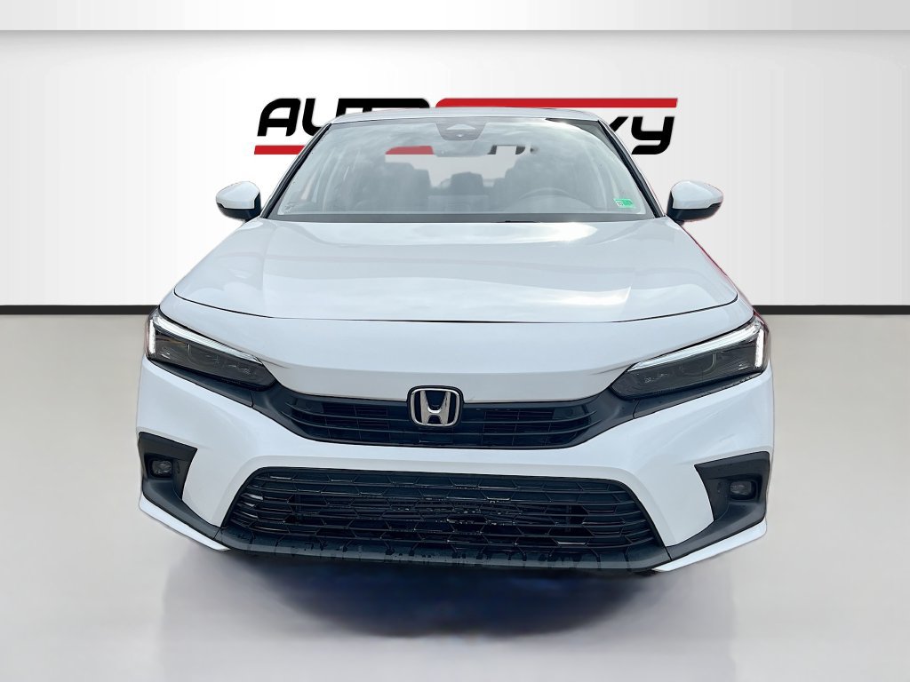 Used 2022 Honda Civic Touring image 2