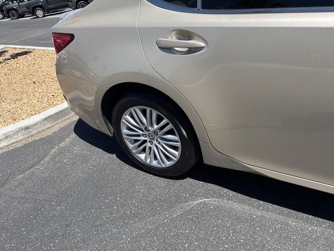 Used 2015 Lexus ES 350 w/ Premium Package FWD image 20