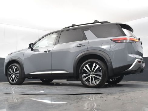 New 2025 Nissan Pathfinder Platinum w/ Cargo Package image 42