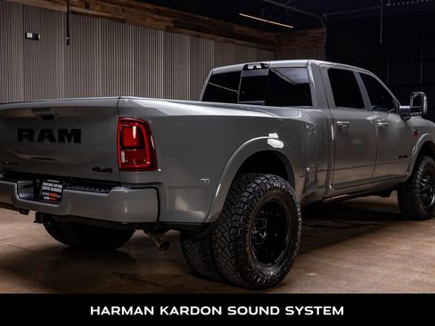 Used 2025 RAM 3500 Limited AWD/4WD image 10