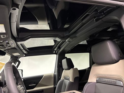 New 2026 GMC Hummer EV SUV image 46