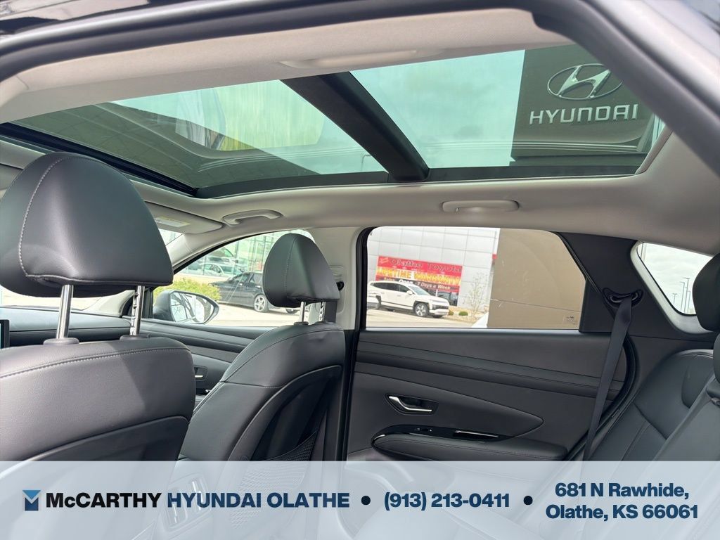 Used 2025 Hyundai Tucson Limited AWD/4WD image 13