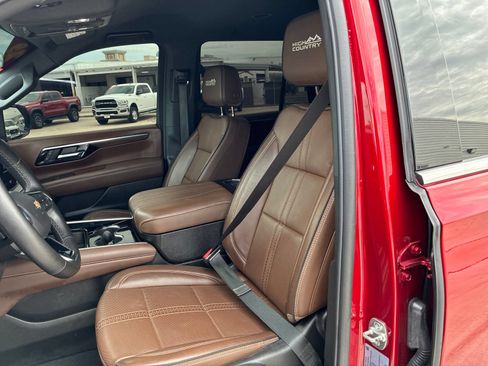 Used 2025 Chevrolet Tahoe High Country RWD image 20