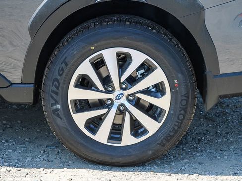 Used 2025 Subaru Outback Premium AWD/4WD image 10