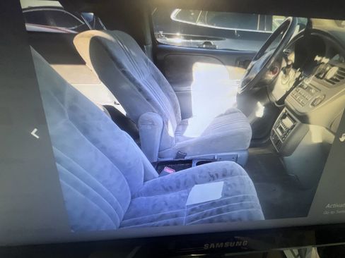 Used 2001 Toyota Sienna XLE image 6