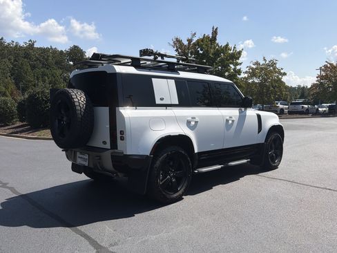 Used 2022 Land Rover Defender 110 X-Dynamic HSE AWD/4WD image 3