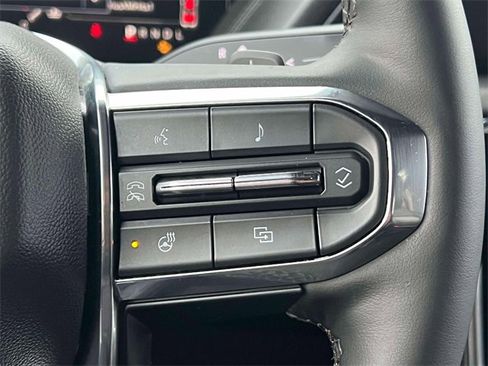 Used 2025 GMC Yukon XL Denali image 23