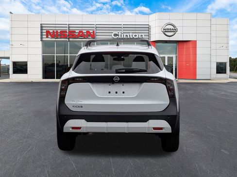 New 2026 Nissan Kicks SV w/ SV Premium Package FWD image 4