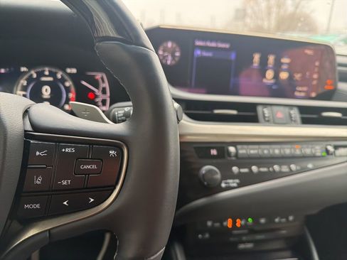 Used 2019 Lexus ES 350 Luxury image 19