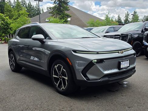 New 2026 Chevrolet Equinox EV LT AWD/4WD image 7