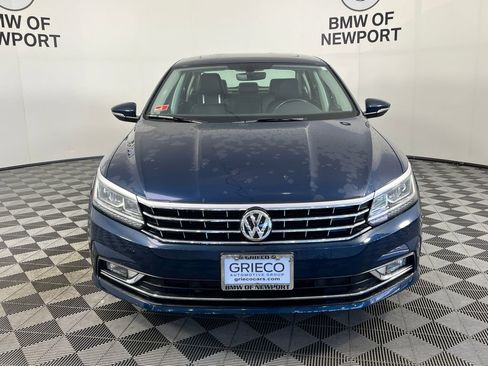 Used 2018 Volkswagen Passat 2.0T SE FWD image 3