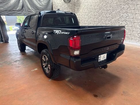 Used 2019 Toyota Tacoma TRD Sport RWD image 5
