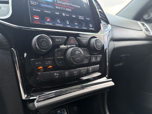 Used 2021 Jeep Grand Cherokee Laredo X RWD image 7