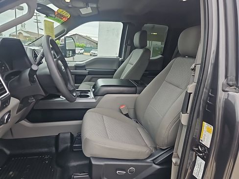 Used 2018 Ford F350 XLT w/ XLT Premium Package AWD/4WD image 10