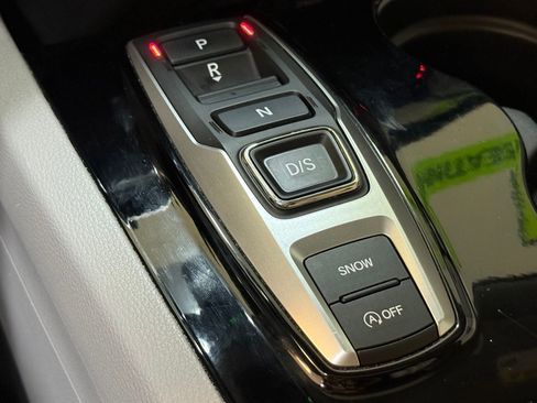 Used 2021 Honda Pilot Touring image 32