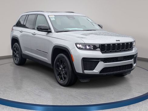 New 2026 Jeep Grand Cherokee Altitude AWD/4WD image 3