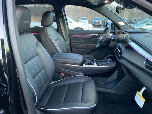 New 2026 Buick Enclave Avenir w/ Super Cruise Package FWD image 28