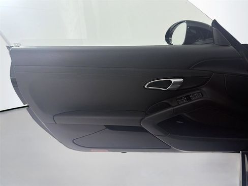 Used 2022 Porsche 718 Cayman w/ Premium Package image 6