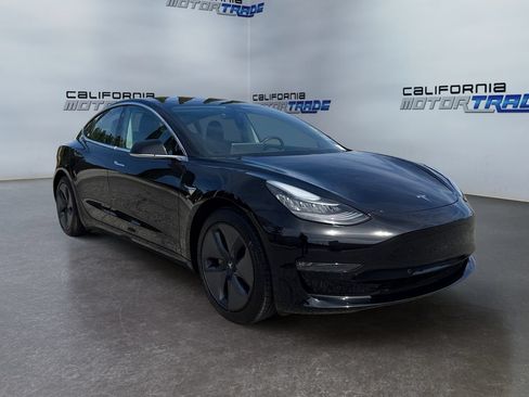 Used 2018 Tesla Model 3 Long Range RWD image 3