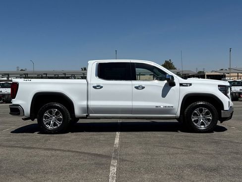 Used 2025 GMC Sierra 1500 SLT AWD/4WD image 2