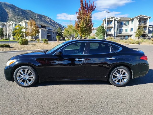 Used 2011 INFINITI M37 w/ Premium Pkg RWD image 6