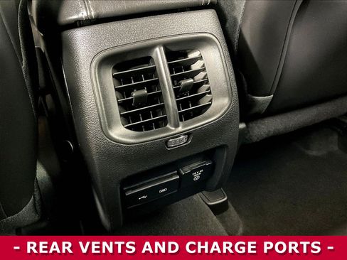 Used 2019 Jeep Cherokee Limited AWD/4WD image 10