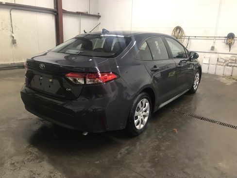 Used 2025 Toyota Corolla LE image 2