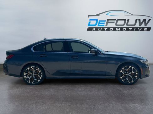 Used 2025 BMW 330i xDrive 330i xDrive w/ Premium Package image 2