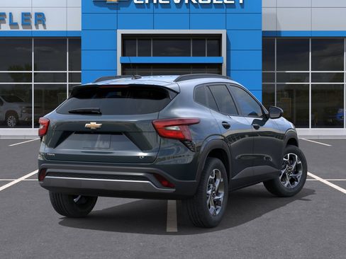 New 2026 Chevrolet Trax LT w/ Driver Confidence Package FWD image 4