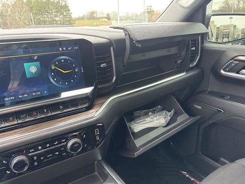 Used 2022 Chevrolet Silverado 1500 LT Trail Boss w/ Convenience Package II image 18