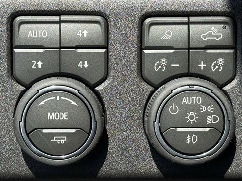 New 2026 Chevrolet Silverado 2500 ZR2 AWD/4WD image 31