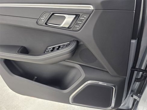 Used 2023 Porsche Macan GTS image 29