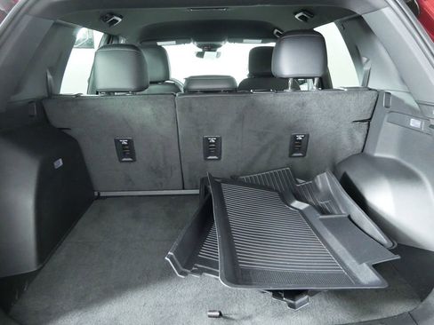 Used 2025 Chevrolet Equinox LT w/ Convenience Package II image 17