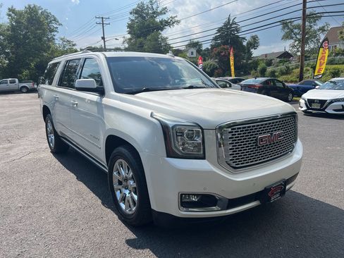 Used 2015 GMC Yukon XL Denali w/ Premium Package image 3