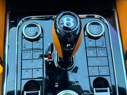 Used 2024 Bentley Flying Spur W12 image 37