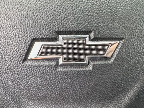 Used 2025 Chevrolet Trax RS w/ Driver Confidence Package FWD image 20