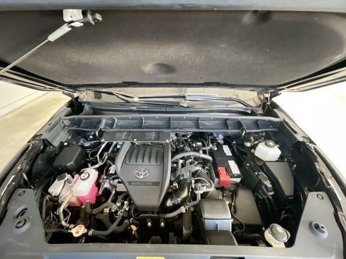 Used 2024 Toyota Highlander Platinum image 27