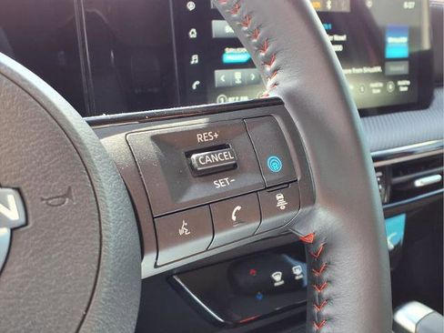 Certified 2025 Nissan Kicks SR image 23