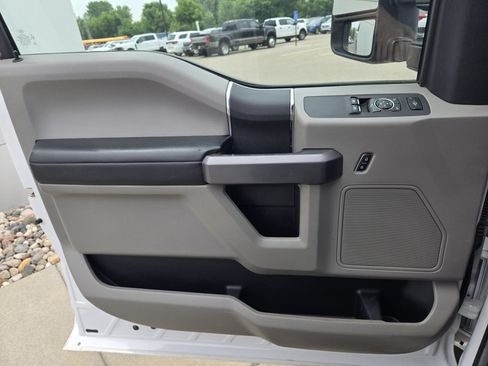 Used 2018 Ford F550 2WD Regular Cab Super Duty image 19