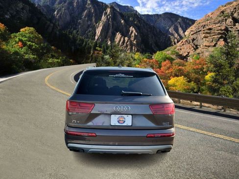 Used 2017 Audi Q7 3.0T Premium Plus w/ Premium Plus Package image 4