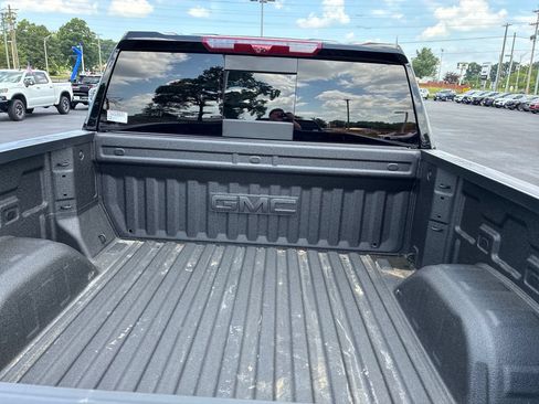 Used 2026 GMC Sierra 1500 AT4 w/ AT4 Premium Package AWD/4WD image 5