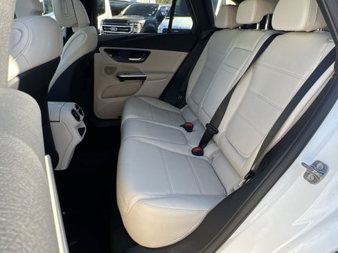 New 2026 Mercedes-Benz GLC 300 4MATIC image 23