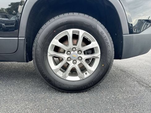Used 2020 Chevrolet Traverse LT FWD image 27
