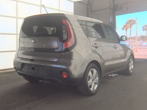 Used 2019 Kia Soul FWD image 2