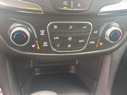 Used 2024 Chevrolet Equinox LT AWD/4WD image 27