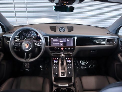 New 2026 Porsche Macan image 12