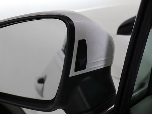 Used 2022 Volkswagen Tiguan SEL R-Line image 35