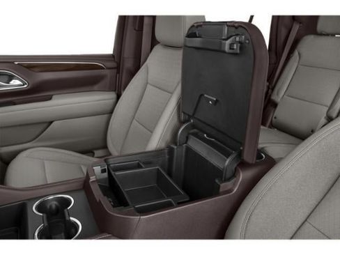 Used 2023 GMC Yukon AT4 w/ Technology Package AWD/4WD image 14