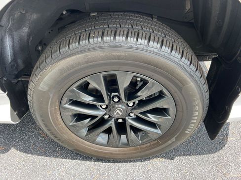 Certified 2023 Lexus GX 460 Premium w/ Premium Package AWD/4WD image 19