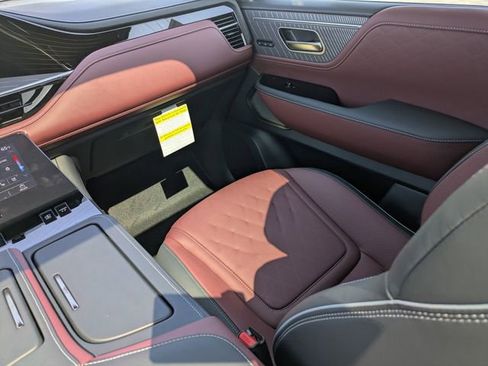 New 2026 INFINITI QX80 Autograph w/ Premium Cargo Package image 18